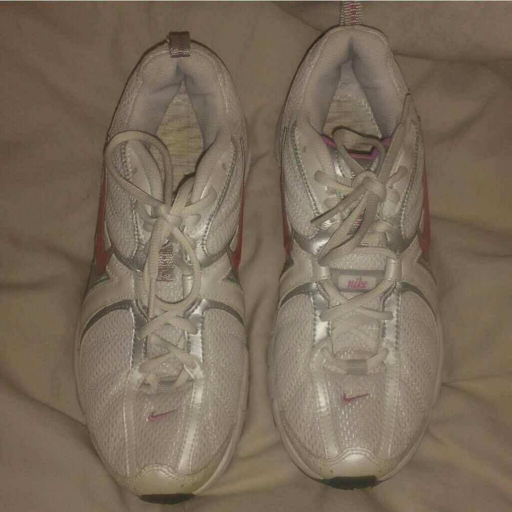 Nike shoes 8.5 EUC